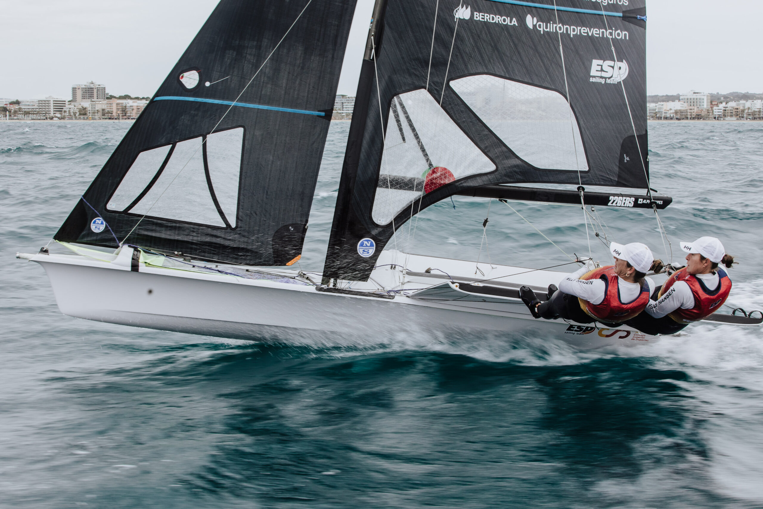 49er FX.- Támara Echegoyen y Paula Barceló. @RFEV l Whats Studio