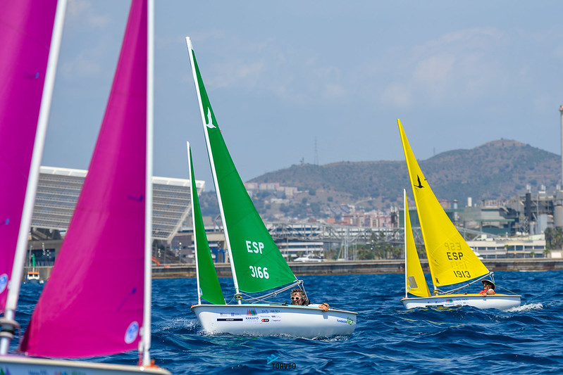 Llaca, Mestre y Víctor y Alejandra González, campeones de España de vela adaptada