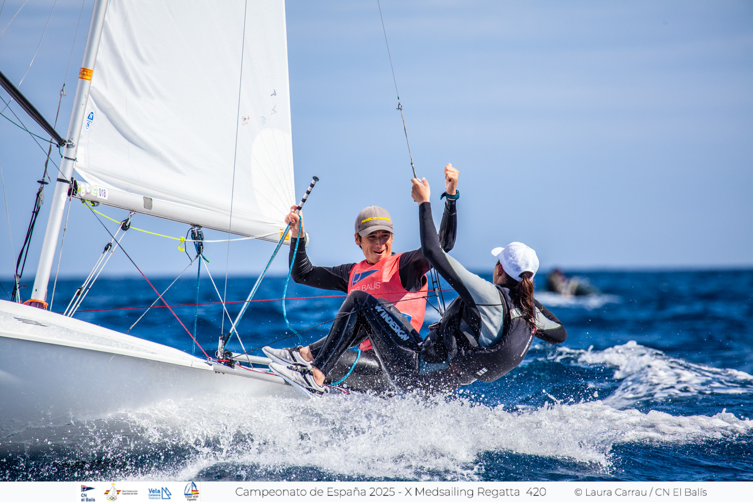 Emoción hasta el último bordo en el Campeonato de España de 420