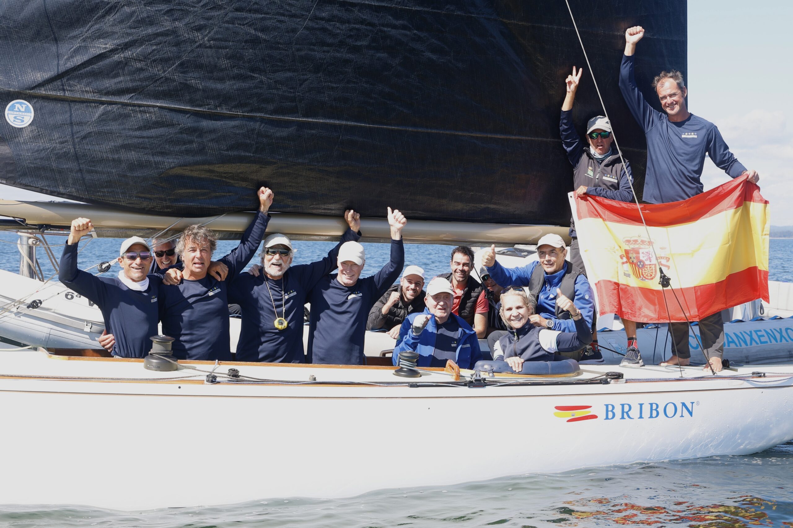 El Bribon y el Rey Don Juan Carlos firman una gesta histórica con cuatro títulos mundiales en la clase 6 Metros