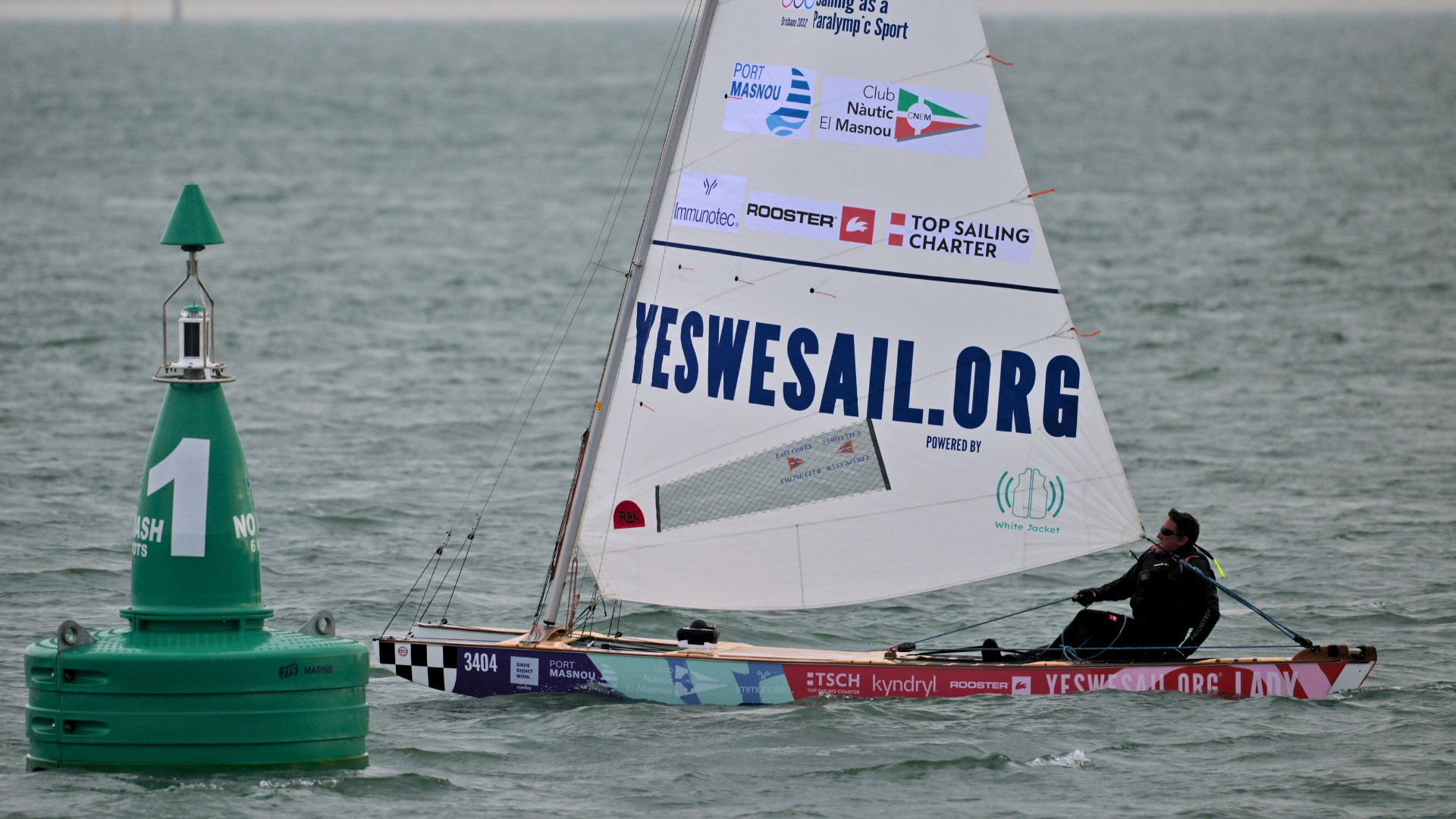 Dani Anglada entra en la historia: primer navegante invidente en circunnavegar en solitario la Isla de Wight